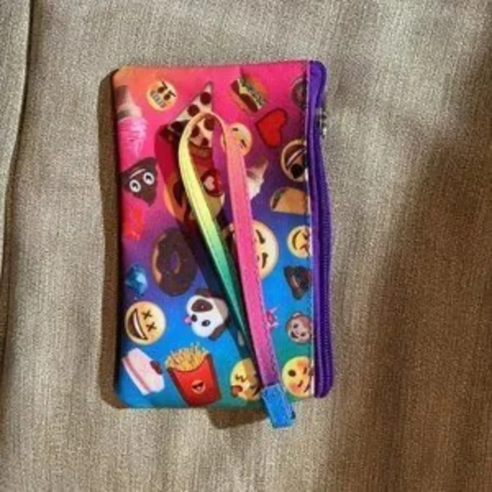 Zipper‎ Pouch by Top Trenz Emoji (Gently-Used) (kids/x)